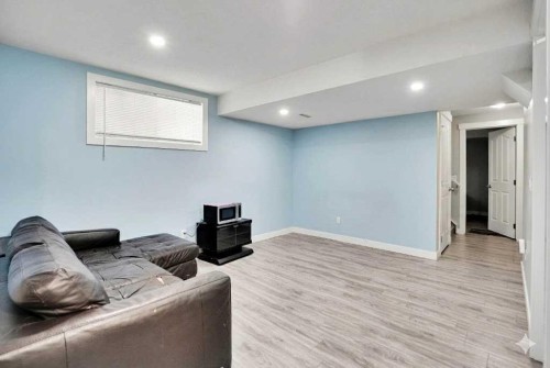 9214 Saddlebrook Drive Ne, Calgary, AB - Indoor