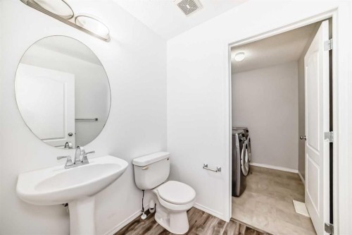 120 Springmere Grove, Chestermere, AB - Indoor Photo Showing Bathroom