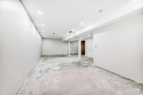 120 Springmere Grove, Chestermere, AB - Indoor With Storage