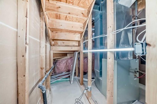 120 Springmere Grove, Chestermere, AB - Indoor Photo Showing Bathroom
