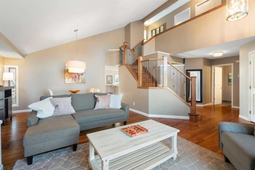 15 Mt Norquay Gate Se, Calgary, AB - Indoor Photo Showing Living Room