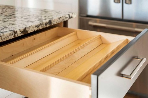 15 Mt Norquay Gate Se, Calgary, AB - Indoor Photo Showing Other Room