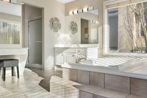 15 Mt Norquay Gate Se, Calgary, AB - Indoor Photo Showing Bathroom