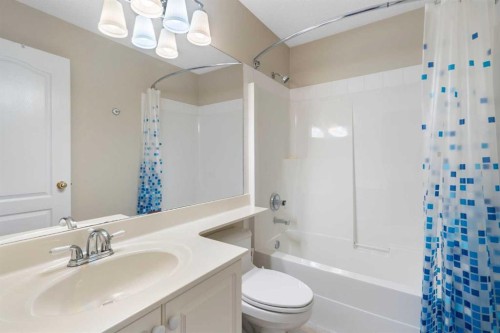 15 Mt Norquay Gate Se, Calgary, AB - Indoor Photo Showing Bathroom