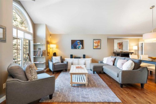 15 Mt Norquay Gate Se, Calgary, AB - Indoor Photo Showing Living Room