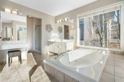 15 Mt Norquay Gate Se, Calgary, AB - Indoor