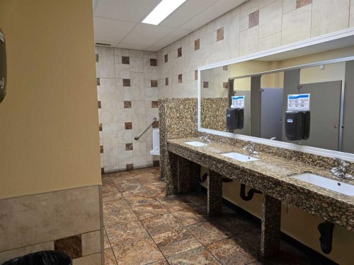 123 4 Street South, Lethbridge, AB 