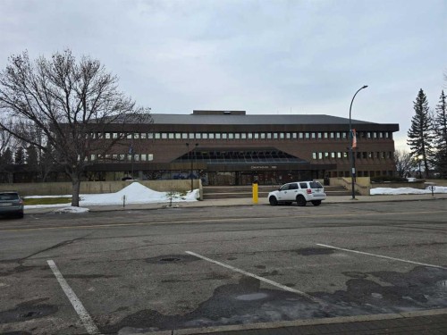 123 4 Street South, Lethbridge, AB 
