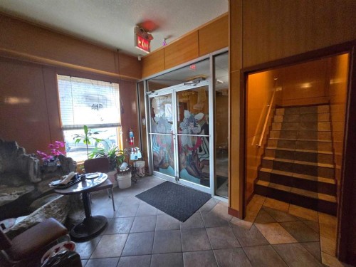 123 4 Street South, Lethbridge, AB 