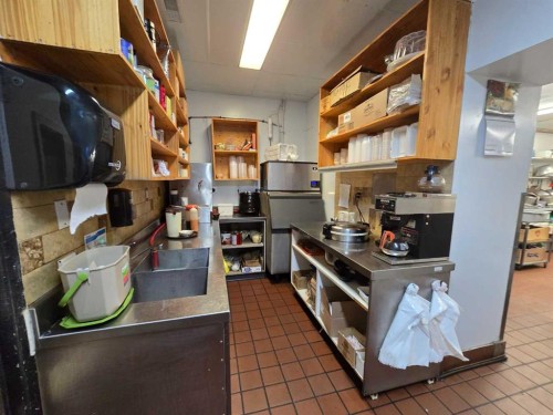 123 4 Street South, Lethbridge, AB 