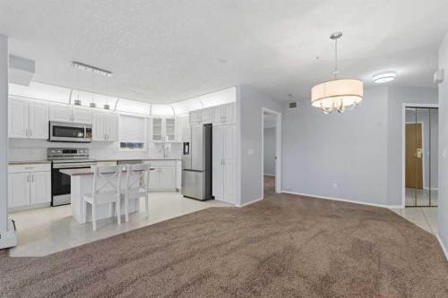 358-8535 Bonaventure Drive Se, Calgary, AB - Indoor Photo Showing Kitchen