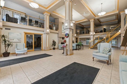 358-8535 Bonaventure Drive Se, Calgary, AB - Indoor Photo Showing Other Room