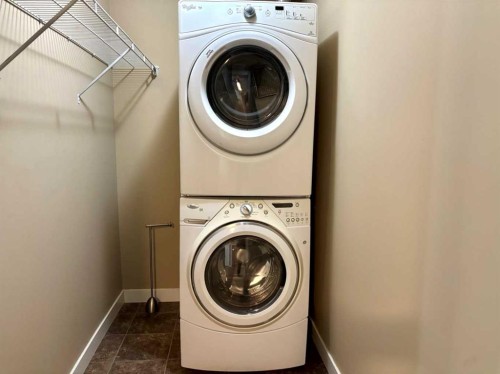 1112-81 Legacy Boulevard Se, Calgary, AB - Indoor Photo Showing Laundry Room