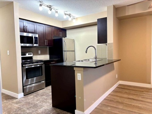 1112-81 Legacy Boulevard Se, Calgary, AB - Indoor Photo Showing Kitchen