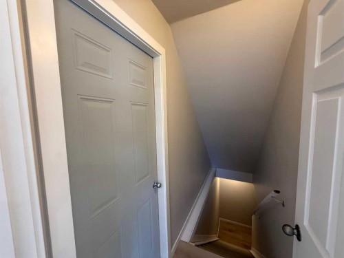 3215 Doverville Crescent Se, Calgary, AB - Indoor Photo Showing Other Room