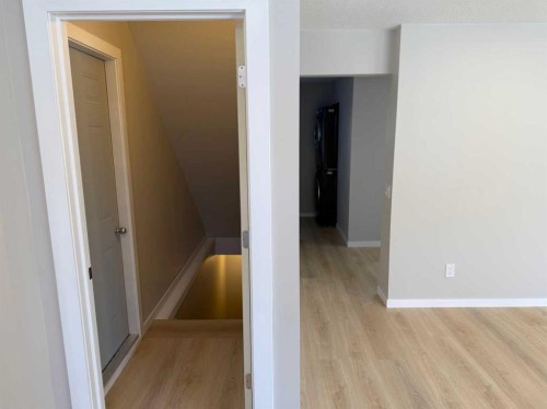 3215 Doverville Crescent Se, Calgary, AB - Indoor Photo Showing Other Room