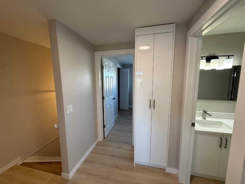 3215 Doverville Crescent Se, Calgary, AB - Indoor Photo Showing Other Room