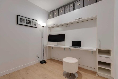 230-88 9 Street Ne, Calgary, AB - Indoor Photo Showing Other Room