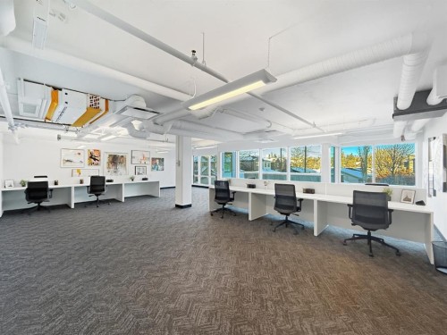 740-110 18A Street Nw, Calgary, AB - Indoor