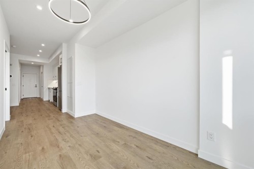 740-110 18A Street Nw, Calgary, AB - Indoor Photo Showing Other Room