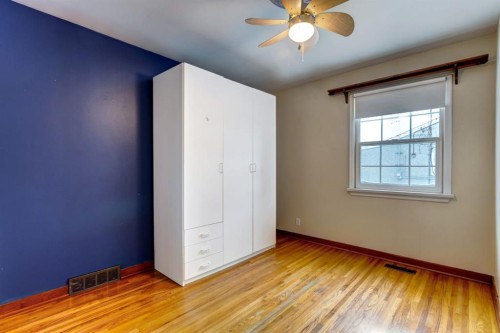 2010 27 Street Se, Calgary, AB - Indoor Photo Showing Other Room