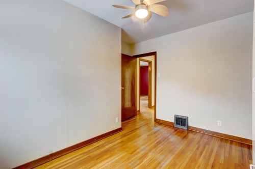 2010 27 Street Se, Calgary, AB - Indoor Photo Showing Other Room