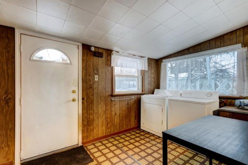 2010 27 Street Se, Calgary, AB - Indoor