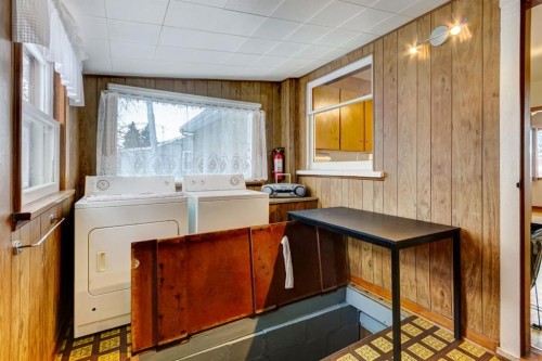 2010 27 Street Se, Calgary, AB - Indoor Photo Showing Laundry Room