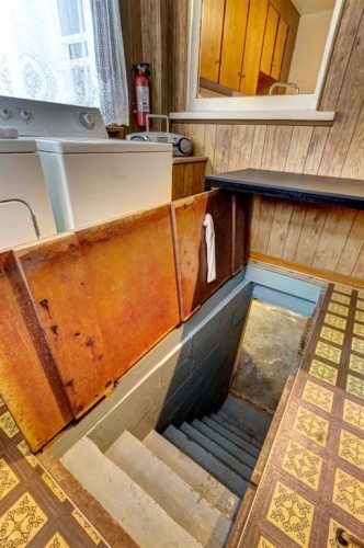 2010 27 Street Se, Calgary, AB - Indoor Photo Showing Other Room