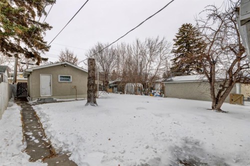 2010 27 Street Se, Calgary, AB - Outdoor