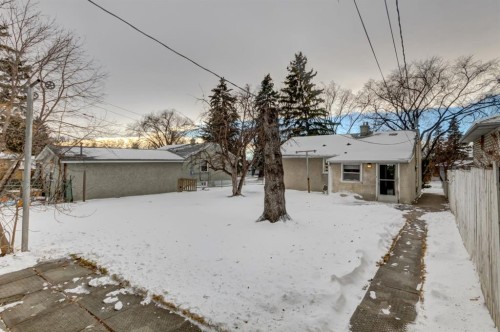 2010 27 Street Se, Calgary, AB - Outdoor