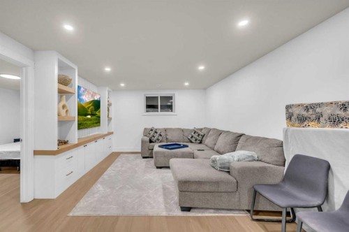 475 East Lakeview Road, Chestermere, AB - Indoor