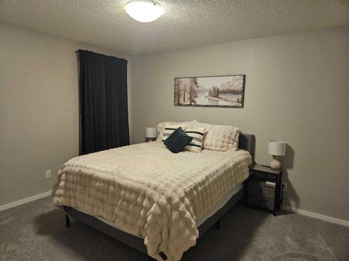 26 Chaparral Valley Common Se, Calgary, AB - Indoor Photo Showing Bedroom