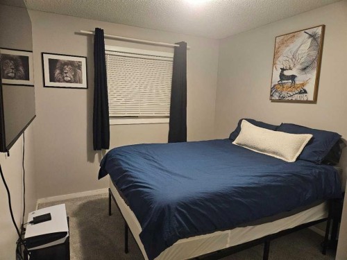 26 Chaparral Valley Common Se, Calgary, AB - Indoor Photo Showing Bedroom