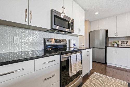 26 Chaparral Valley Common Se, Calgary, AB - Indoor Photo Showing Kitchen With Stainless Steel Kitchen With Upgraded Kitchen