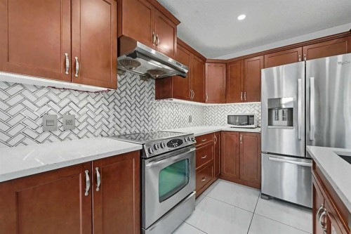 31 Skyview Springs Crescent Ne, Calgary, AB - Indoor Photo Showing Kitchen With Stainless Steel Kitchen