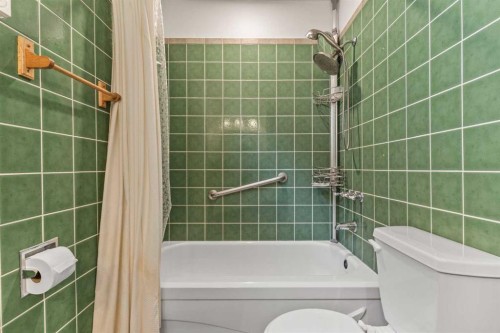 3804 62 Street Nw, Calgary, AB - Indoor Photo Showing Bathroom