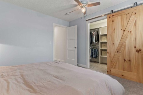 3804 62 Street Nw, Calgary, AB - Indoor Photo Showing Bedroom