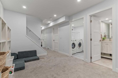 3804 62 Street Nw, Calgary, AB - Indoor