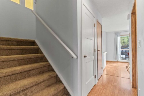 3804 62 Street Nw, Calgary, AB - Indoor Photo Showing Other Room