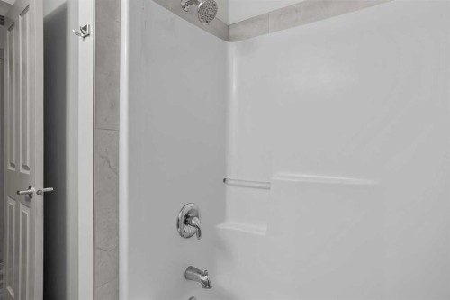 106-107 Montane Road, Canmore, AB - Indoor Photo Showing Bathroom