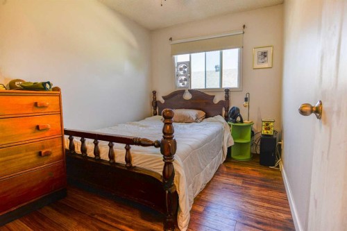 8416 Centre Street Ne, Calgary, AB - Indoor Photo Showing Bedroom