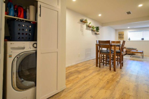 8416 Centre Street Ne, Calgary, AB - Indoor Photo Showing Laundry Room