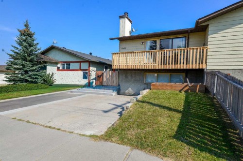 8416 Centre Street Ne, Calgary, AB - Outdoor With Deck Patio Veranda