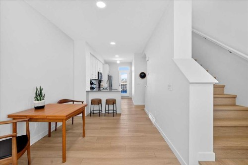 304-437 Alpine Avenue Sw, Calgary, AB - Indoor