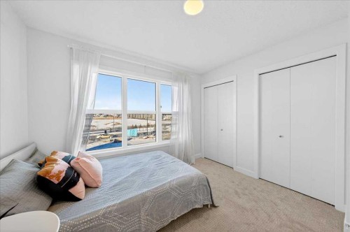 304-437 Alpine Avenue Sw, Calgary, AB - Indoor Photo Showing Bedroom