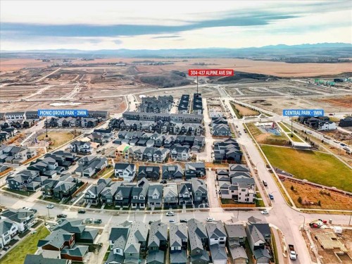 304-437 Alpine Avenue Sw, Calgary, AB - Outdoor With View