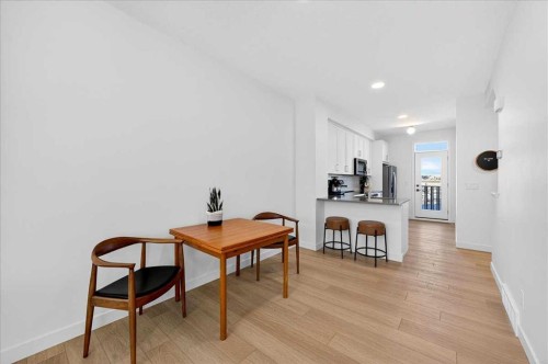 304-437 Alpine Avenue Sw, Calgary, AB - Indoor