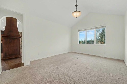 62 Discovery Vista Point Sw, Calgary, AB - Indoor Photo Showing Other Room