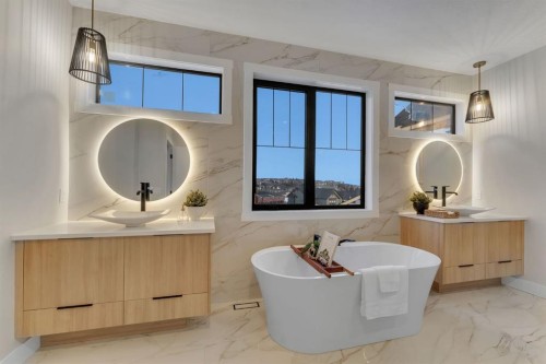 12 Spring Creek Point Sw, Calgary, AB - Indoor Photo Showing Bathroom